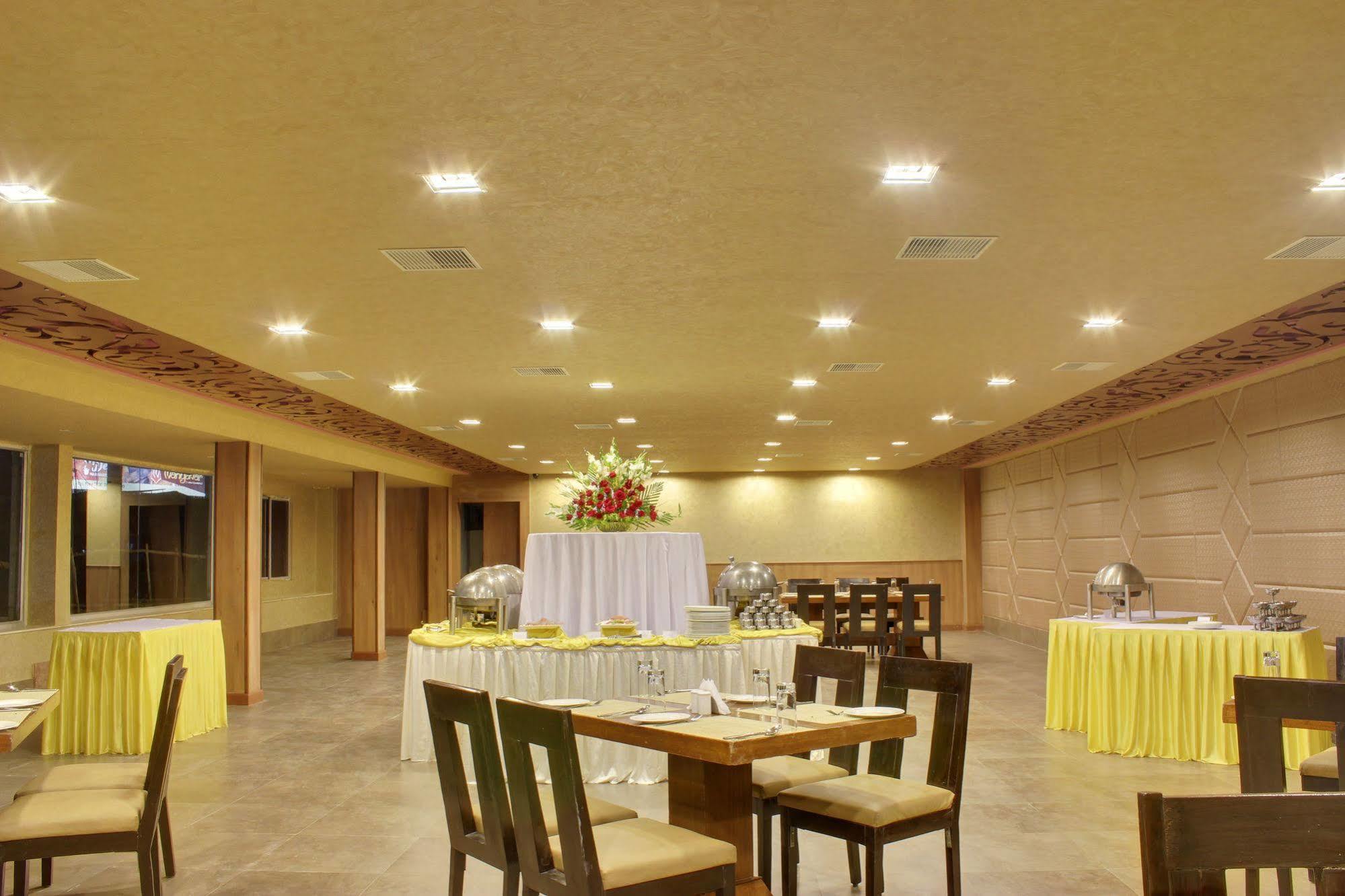 ​Justa Hyderabad Hotel Exterior foto